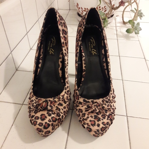PinUp Couture Leopard Heels 6 - Picture 2 of 4
